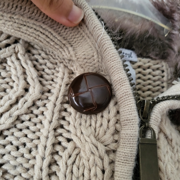 VTG Y2K Body Central Fur Collar Cropped Zip Up Sweater - Picture 5 of 6